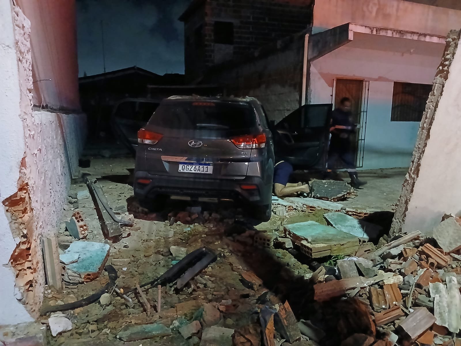 Policial civil sofre acidente em Parnamirim e em seguida tira a própria vida