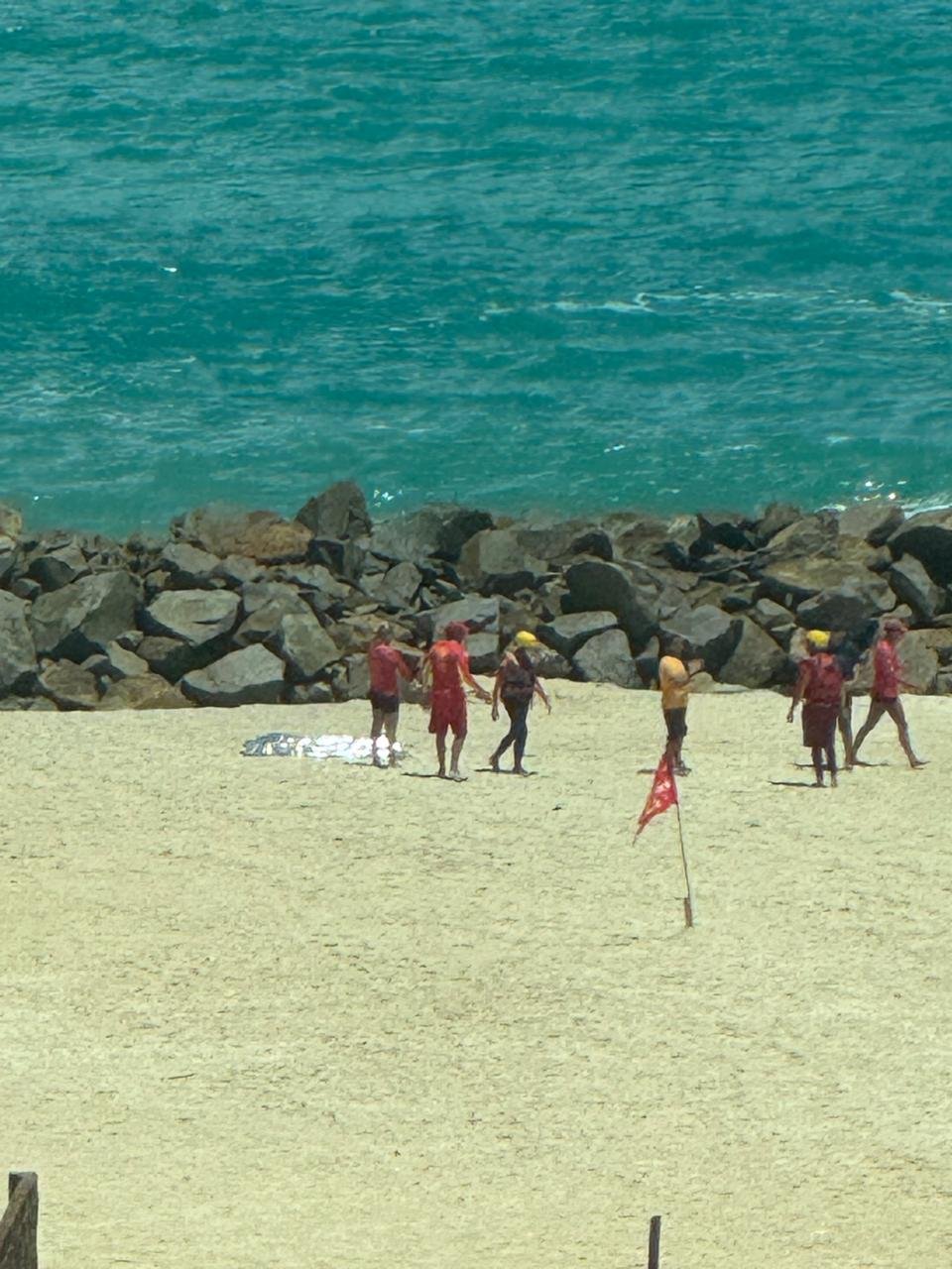 Bombeiros resgatam corpo de adolescente que desapareceu na praia de Miami