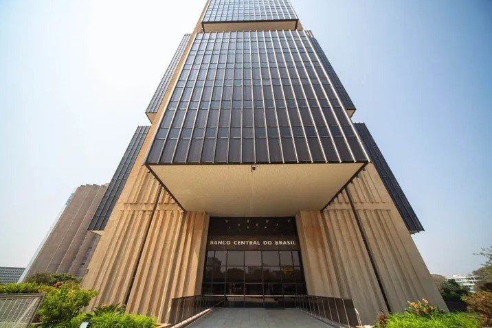 Brasil registra déficit de US$ 56 bilhões nas contas externas em 2024, o maior desde 2019