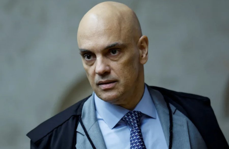 Absurdo: Moraes vota para condenar mulher que pichou estátua do STF
