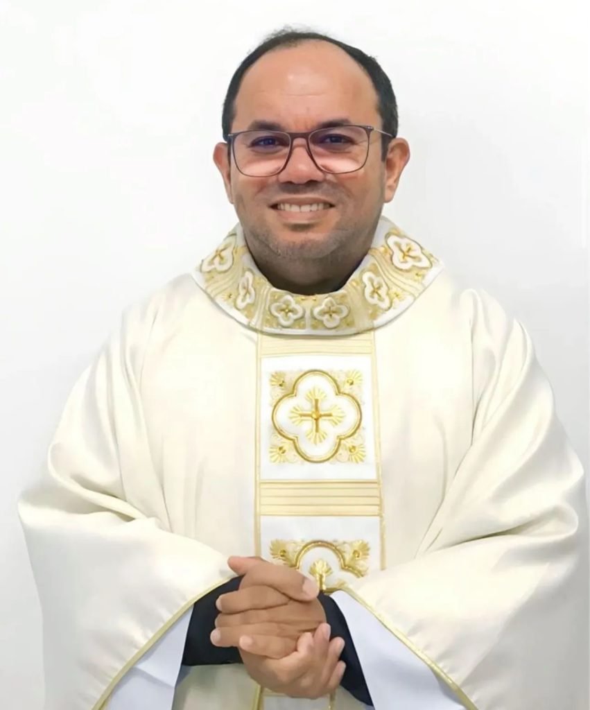 Padre Paulo Henrique assume Paróquia de Nossa Senhora de Fátima em Parnamirim no lugar de Padre Murilo