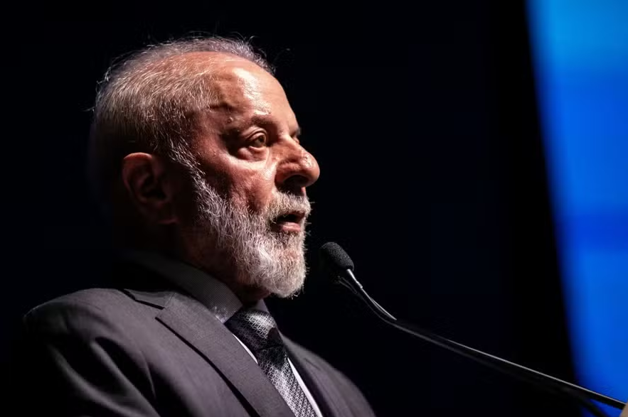 Atrasos na divulgação de dados e manutenção de sigilos de 100 anos minam transparência do governo Lula