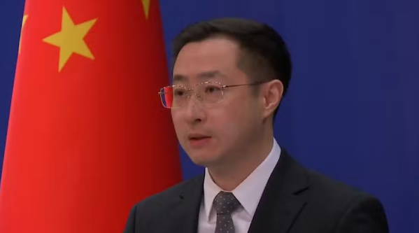 China diz que guerra tarifária ‘não tem vencedor’ e que vai ‘revidar até o fim’ se Trump insistir