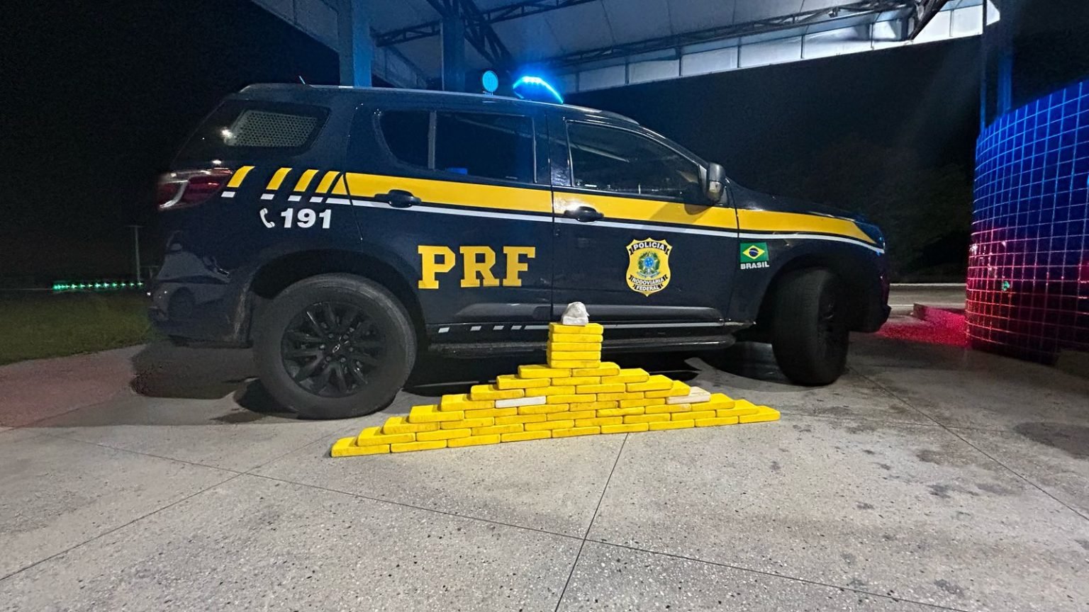 PRF prende dupla com 53 kg de cocaína na BR-101 em São José de Mipibu/RN