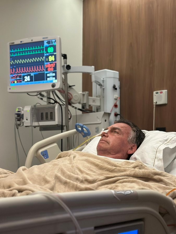 Bolsonaro se pronuncia pela primeira vez após cirurgia: “Milagre”