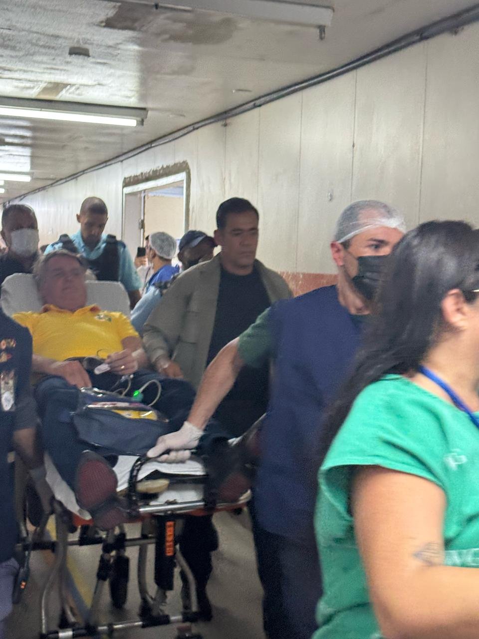 Bolsonaro poderá passar por nova cirurgia, diz médico