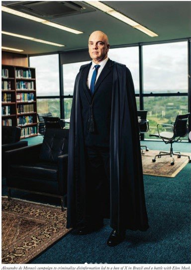 Moraes fez ensaio fotográfico para revista americana no dia do julgamento de Bolsonaro