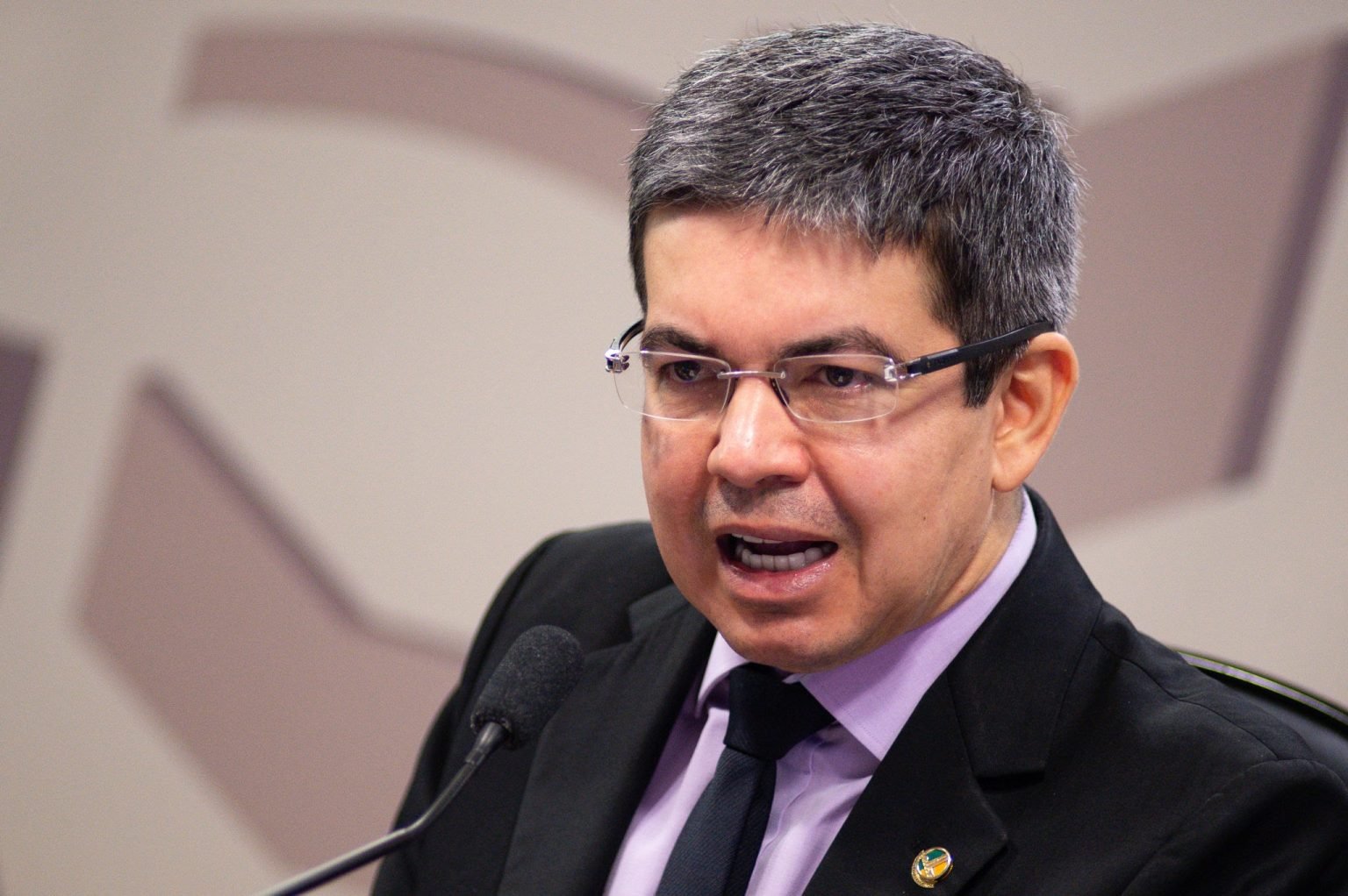 Líder do governo avalia que prisão de Collor é “bom sinal da justiça