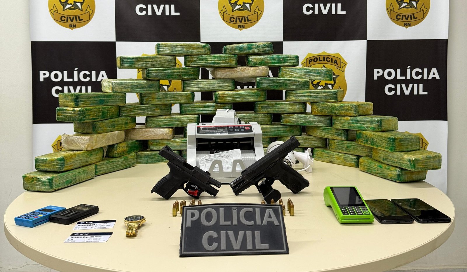 Polícia Civil apreende armas, munições e 48 quilos de crack, em Parnamirim; droga é avaliada em R$ 3 milhões
