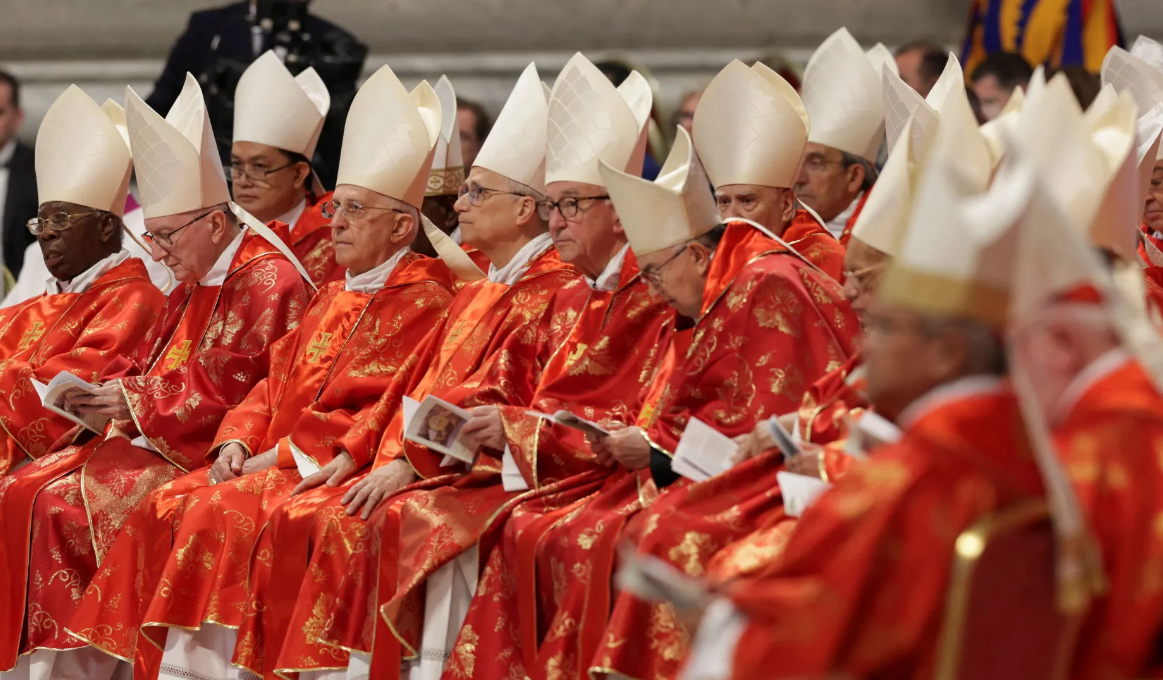 Conclave entra no segundo dia de votação para eleger novo papa