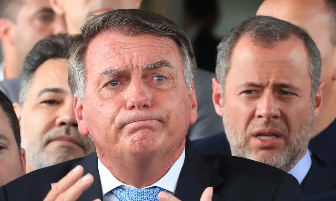 Bolsonaro desafia Moraes a mostrar ‘minuta do golpe’