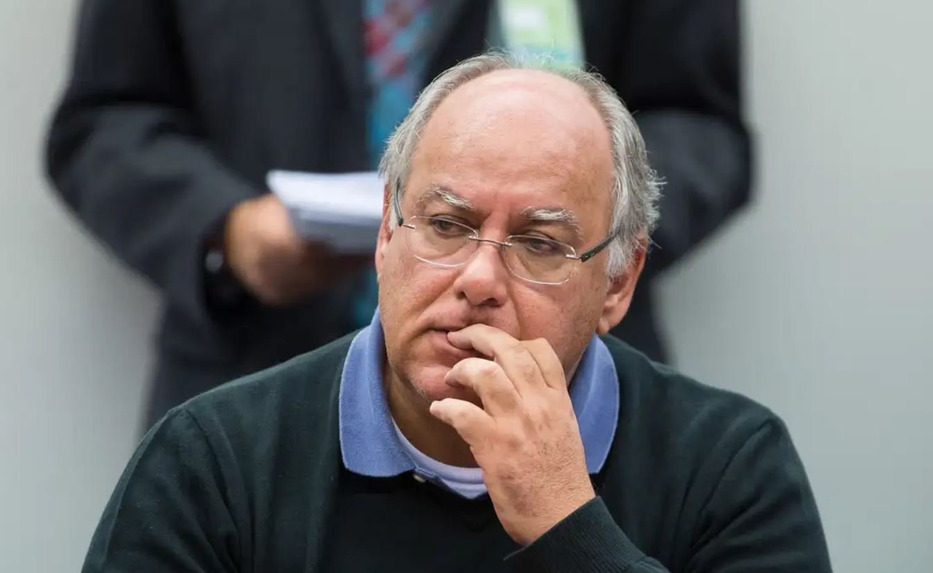 Petrobras cobra R$ 15,7 milhões de ex-diretor preso na Lava Jato