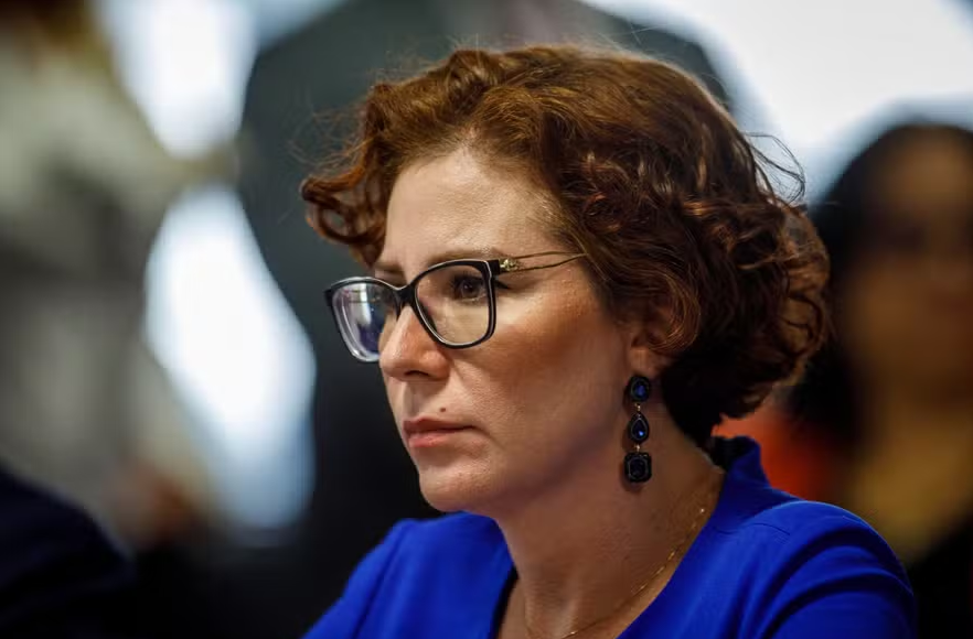 Carla Zambelli recorre para derrubar condenação a 10 anos de prisão