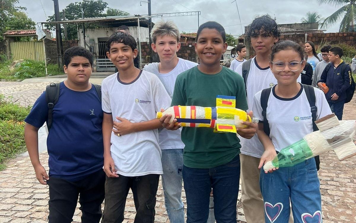 Escola de Parnamirim realiza lançamento de foguetes em ação da Olimpíada Brasileira de Astronomia