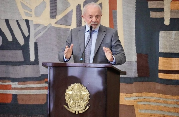 Lula critica gastos com guerras e pede financiamento no combate à fome