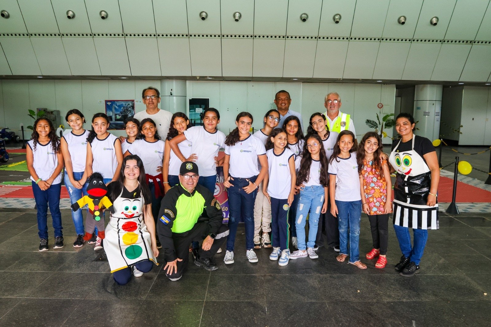 Alunos da Escola Edmo Pinheiro visitam Centro Cultural e têm aula de educação no trânsito