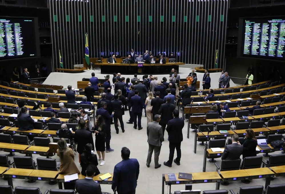 Pacote antifraude: projetos tornam hediondos crimes contra aposentados