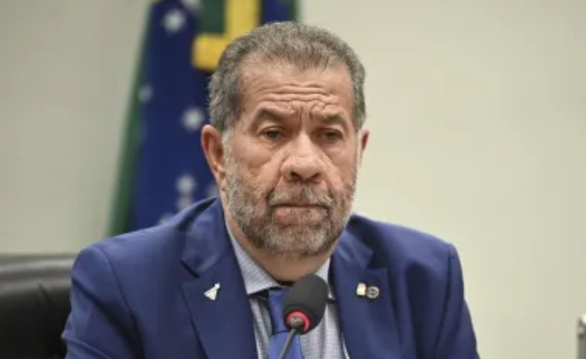 Lupi pede demissão do Ministério da Previdência