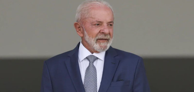 Oito ministros de Lula vão a feira do MST em SP