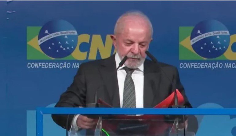 Nem tudo precisa ser resolvido no Judiciário, diz Lula a prefeitos