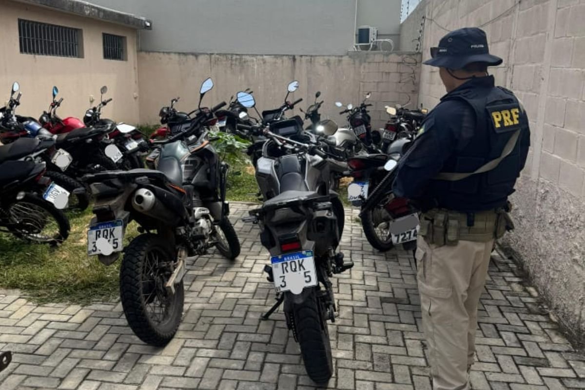 PRF prende homem com arma e motocicleta clonada em Parnamirim