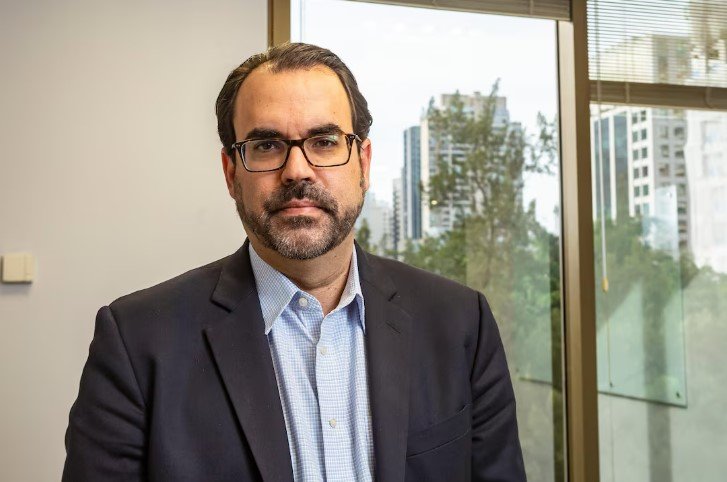 Brasil é um ‘cachorro pidão’ latindo na relação com os Estados Unidos, diz diretor da Eurasia