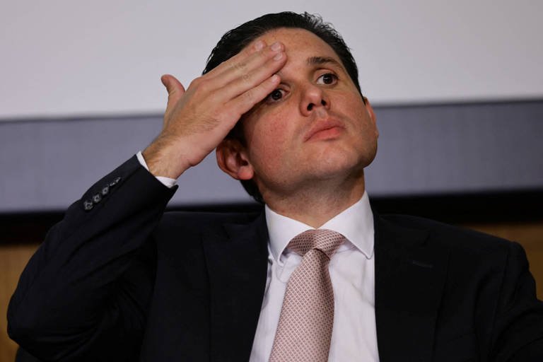 Hugo Motta cede a pressão de deputados e amplia conflito com governo Lula e STF após lua de mel