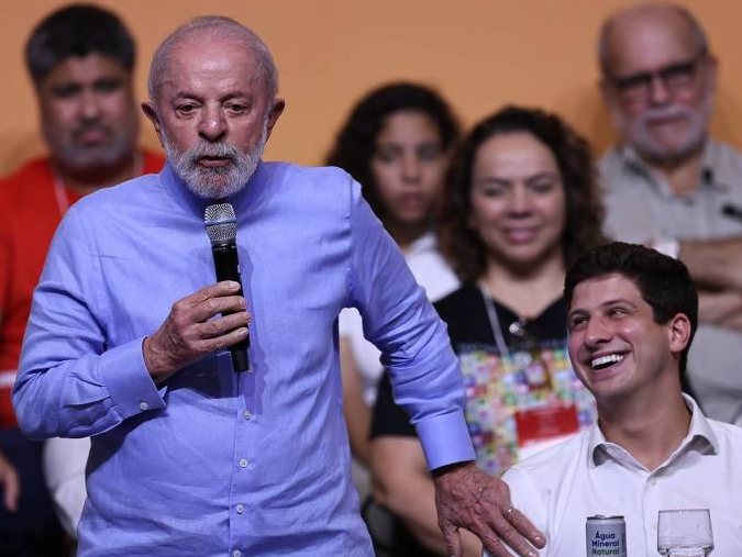 Lula diz que, ‘se estiver bonitão do jeito que estou, extrema direita não volta a governar