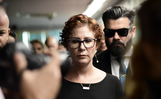 Zambelli deixou Brasil pela fronteira com a Argentina
