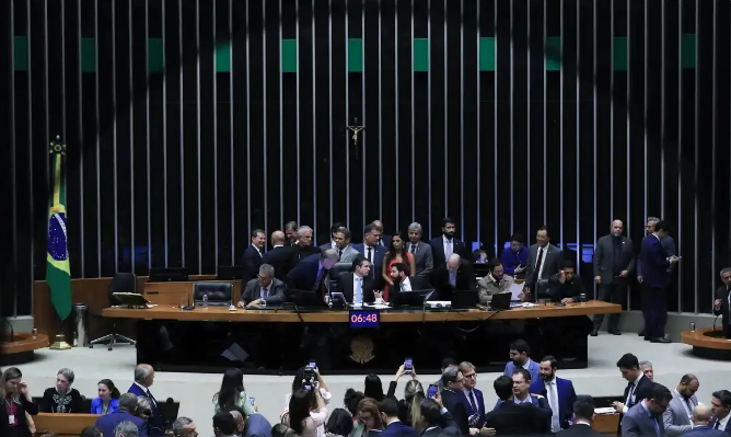 Derrota do Governo: Congresso derruba 12 vetos do presidente Lula