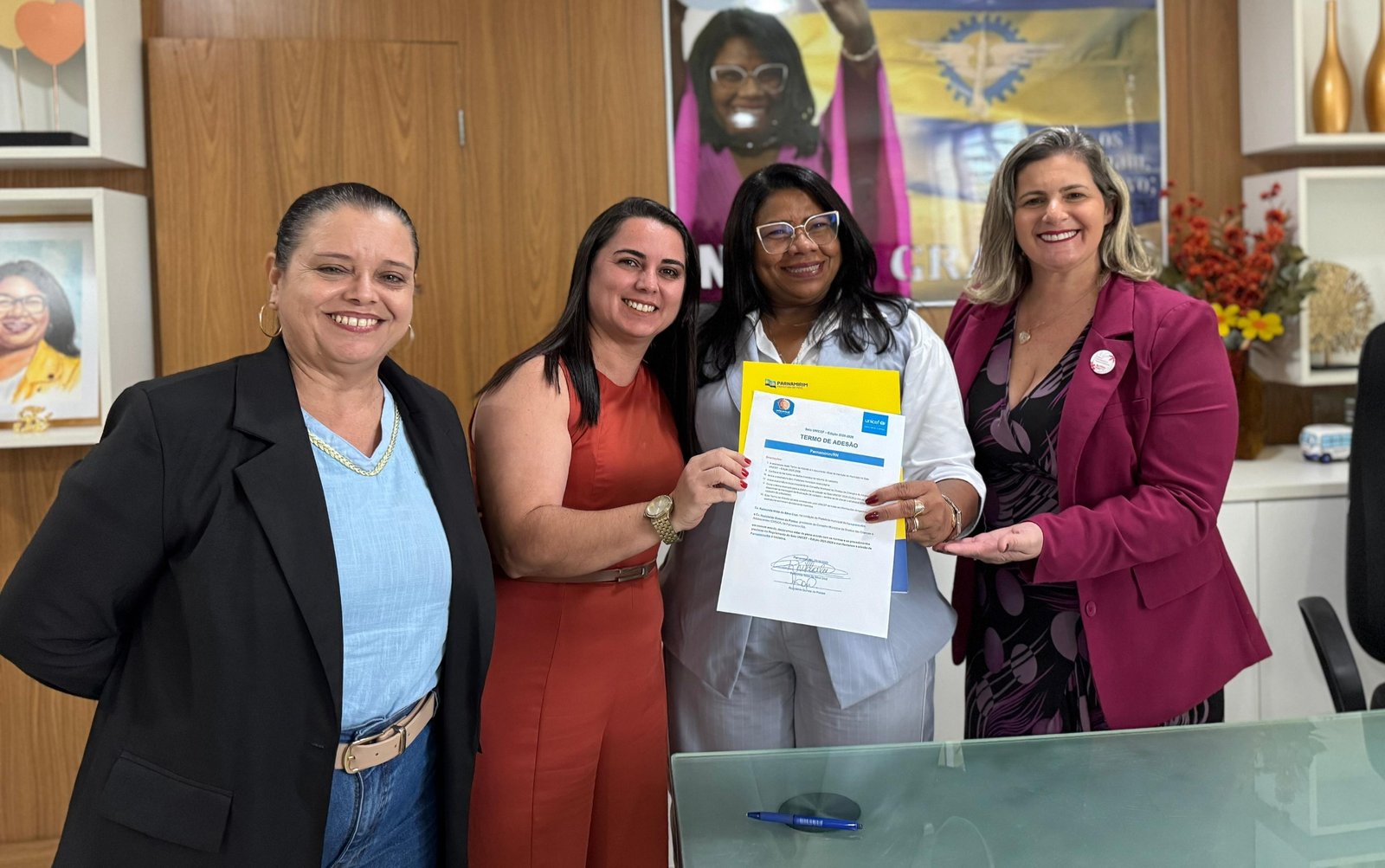 Prefeita assina adesão ao Selo UNICEF 2025-2028