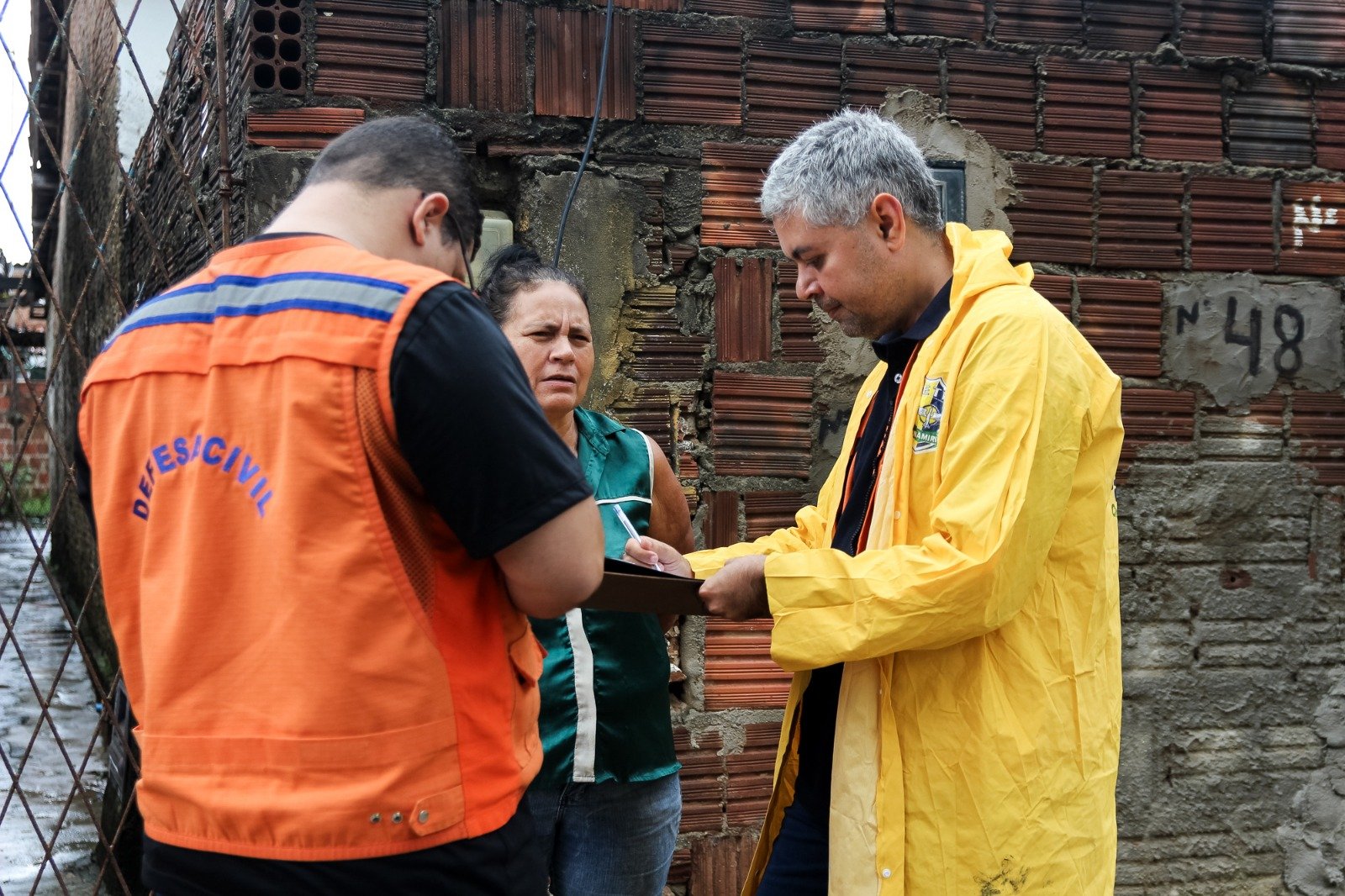 Defesa Civil de Parnamirim realiza vistoria em residência afetada pelas chuvas