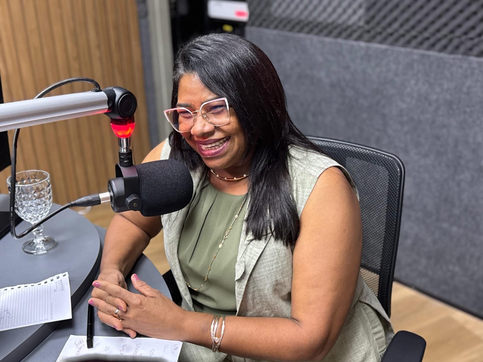 Nilda Cruz na Rádio Clube pontua conquistas para Parnamirim em pouco tempo de gestão