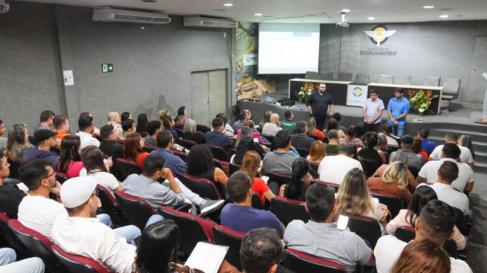 Servidores de Parnamirim participam de Oficina de Alinhamento de Contratações Públicas