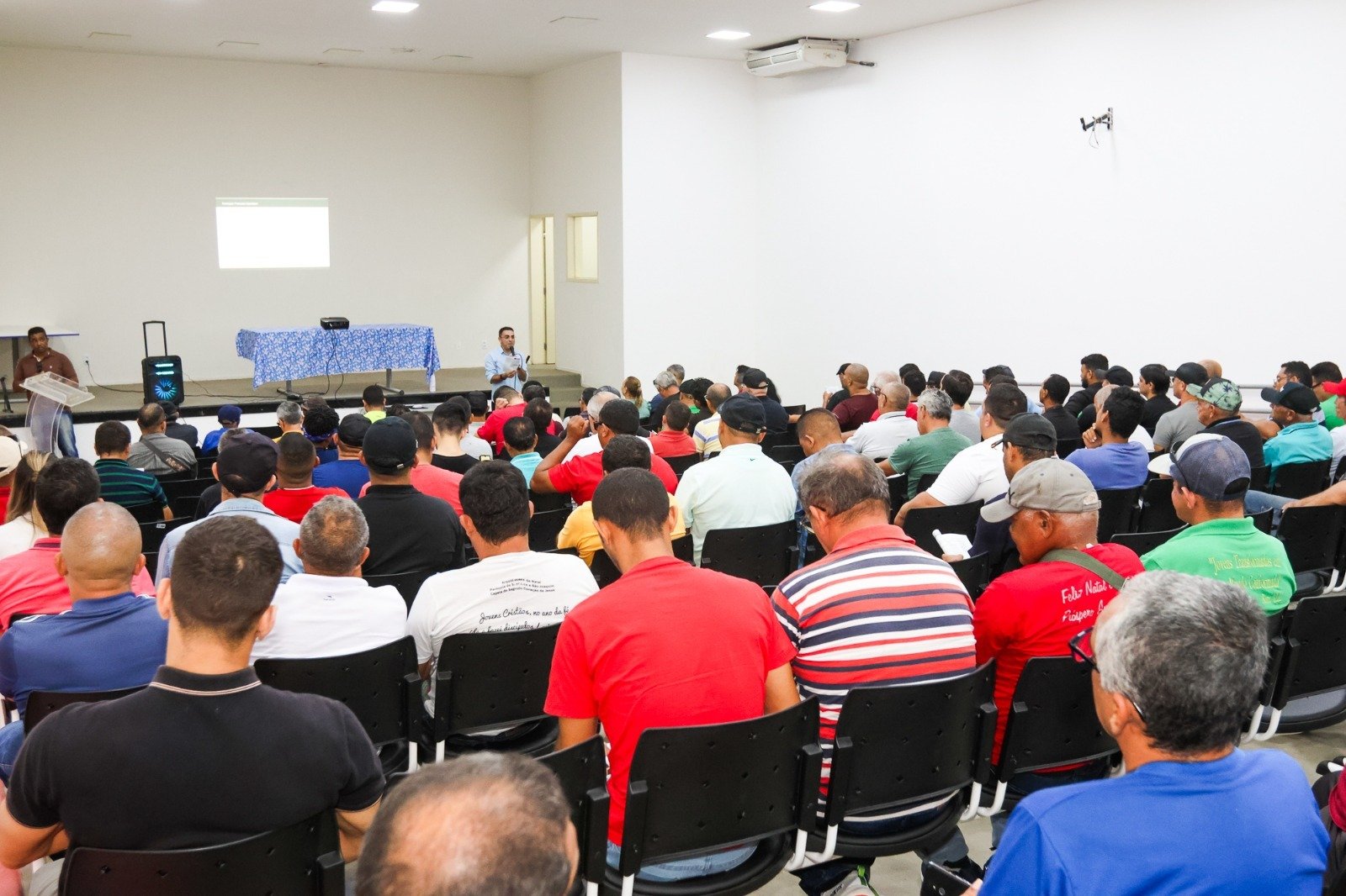 Parnamirim capacita profissionais de apoio da Educação