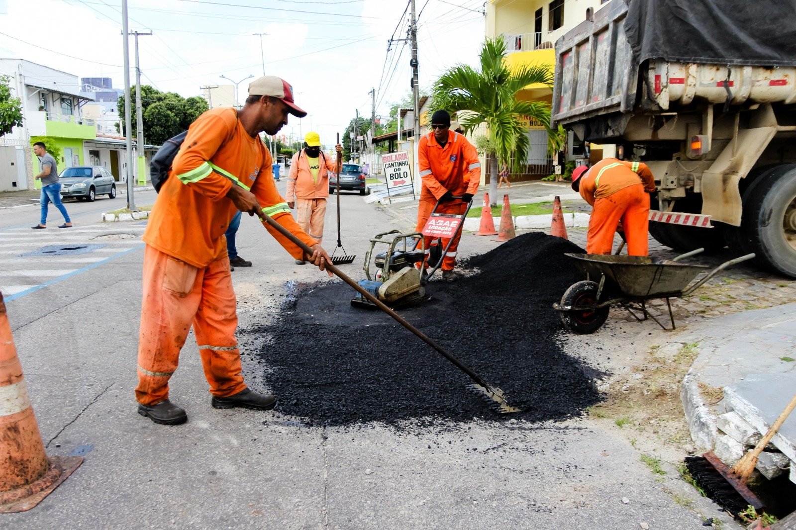 Prefeitura intensifica manutenção viária em Parnamirim