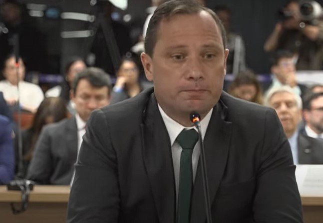 “Presenciei os fatos, mas não participei”, diz Cid durante interrogatório no STF