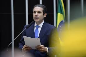 IOF: Congresso não tem compromisso de aprovar medidas de arrecadação sugeridas pelo governo, diz Motta