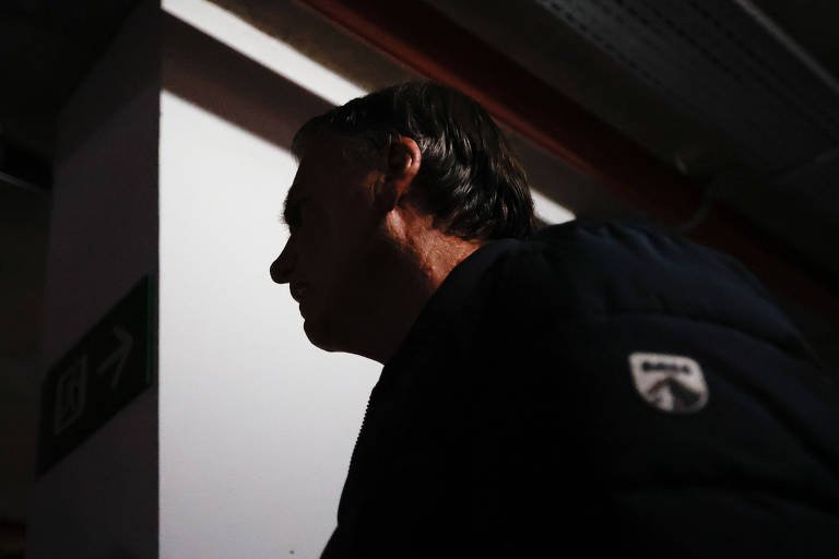 Prisão preventiva de Bolsonaro chegou a ser cogitada no STF, e tornozeleira foi alternativa