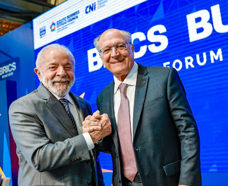 Lula quer manter Alckmin como vice da chapa na eleição de 2026 e já vê o Centrão fora da aliança