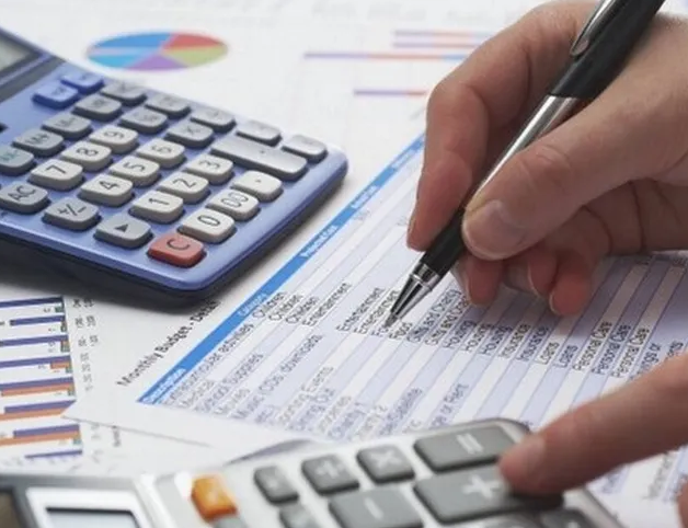 Juro alto eleva inadimplência de pequenas empresas, que buscam mais crédito para operar