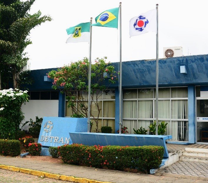 Motoristas com 65 anos ou mais têm isenção de taxas na renovação da CNH no RN