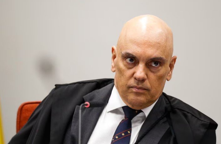 Moraes manda investigar compra e venda de dólares com lucro de até 50% no dia do tarifaço de Trump