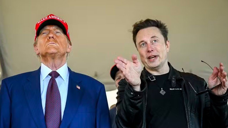 ‘Vamos ter que dar uma olhada nisso’, diz Trump sobre possibilidade de deportar Musk
