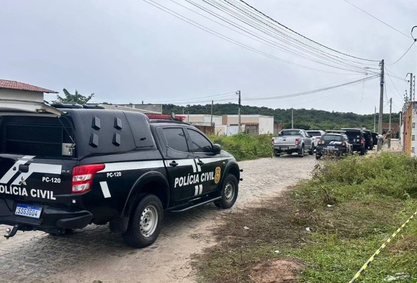 Mulher de Marcelo ‘Pica-Pau’ e outro indivíduo também morreram durante ocorrência em Extremoz; seis policiais ficaram feridos