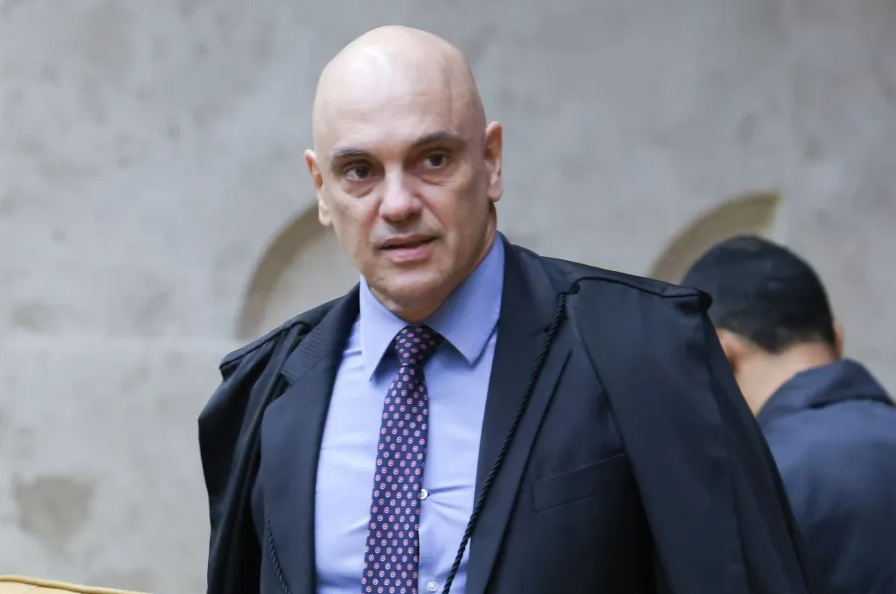 Oposição apresenta novo pedido de impeachment contra Moraes