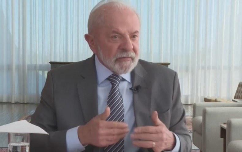 “Se não quiserem regulação, que saiam do Brasil”, diz Lula sobre big techs