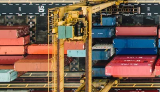 Tarifas fazem confiança da indústria exportadora no Brasil desabar, diz CNI