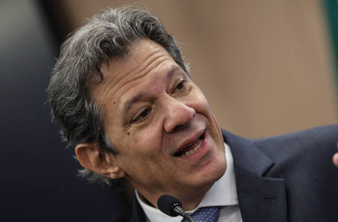 Governo dos EUA tem postura errática e sem precedentes, afirma Haddad