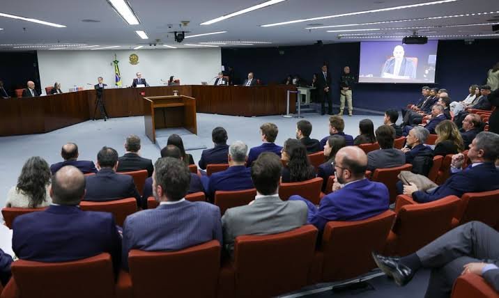 Confira como foi o primeiro dia de julgamento de Bolsonaro e outros réus